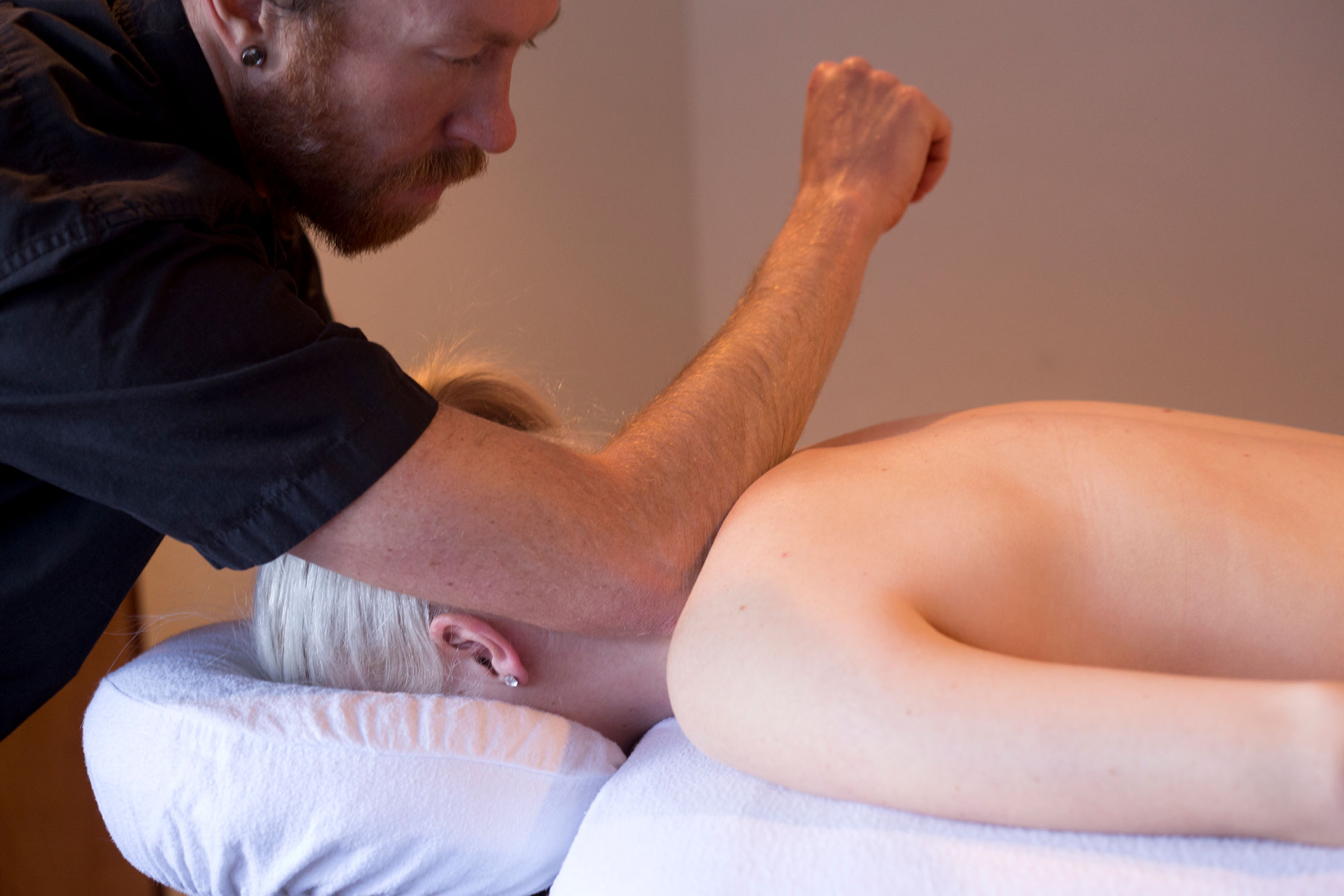 Services Deep Tissue Massage